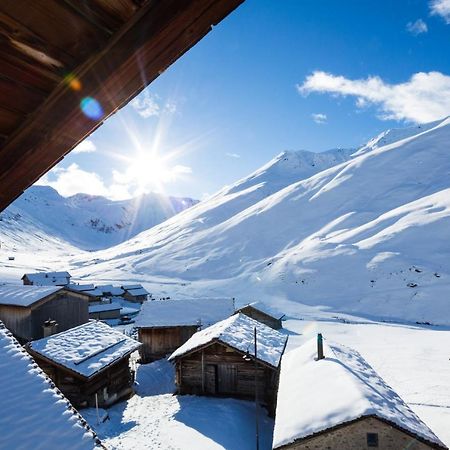 Gasthaus Alpenrose Juf Hotel ภายนอก รูปภาพ