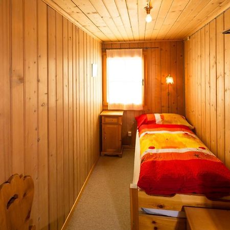 Gasthaus Alpenrose Juf Hotel ภายนอก รูปภาพ