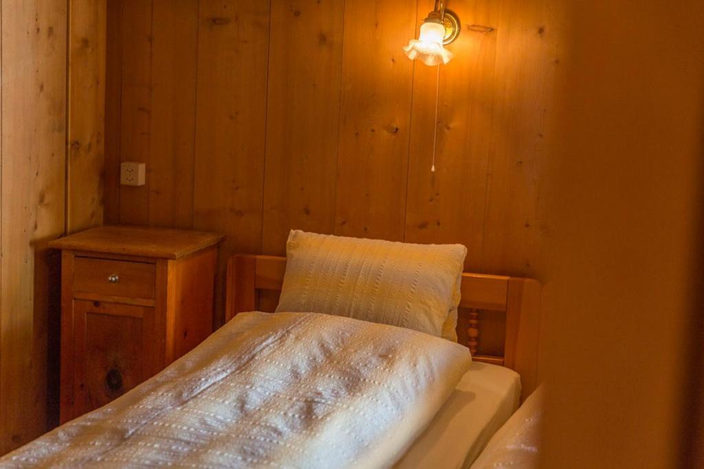 Gasthaus Alpenrose Juf Hotel ภายนอก รูปภาพ