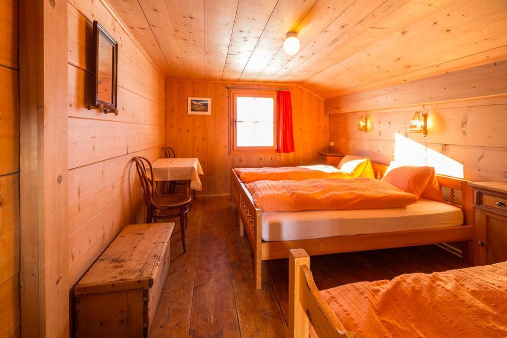Gasthaus Alpenrose Juf Hotel ภายนอก รูปภาพ