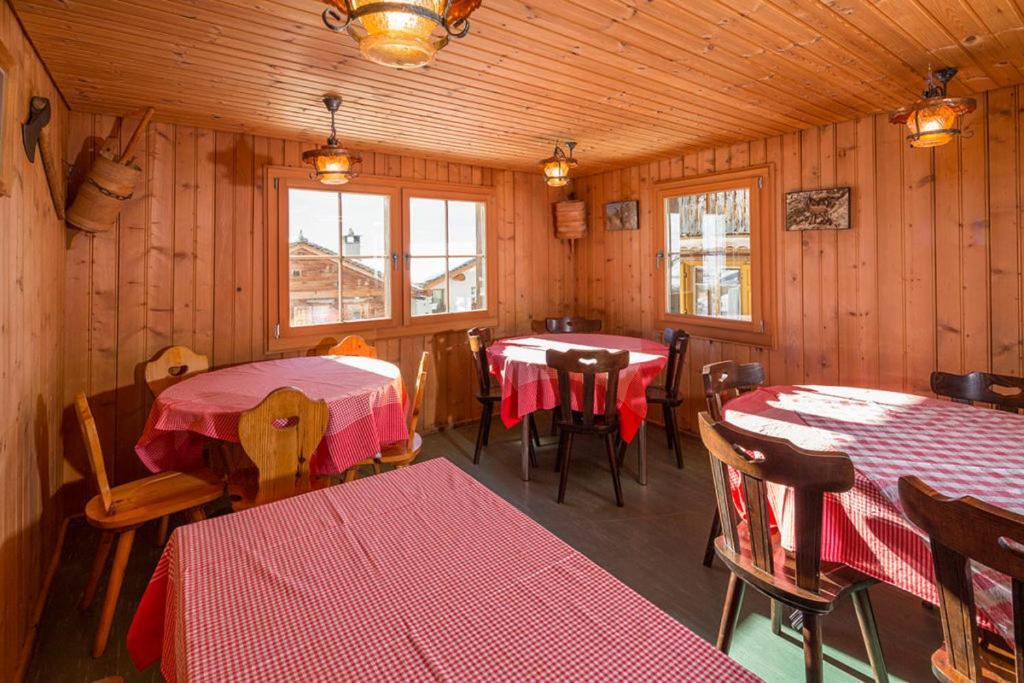 Gasthaus Alpenrose Juf Hotel ภายนอก รูปภาพ