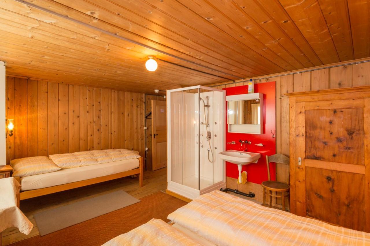 Gasthaus Alpenrose Juf Hotel ภายนอก รูปภาพ
