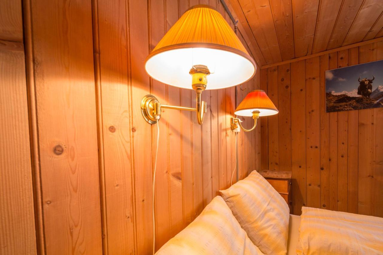 Gasthaus Alpenrose Juf Hotel ภายนอก รูปภาพ