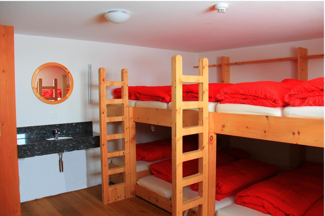 Gasthaus Alpenrose Juf Hotel ภายนอก รูปภาพ
