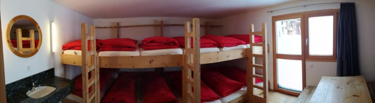 Gasthaus Alpenrose Juf Hotel ภายนอก รูปภาพ