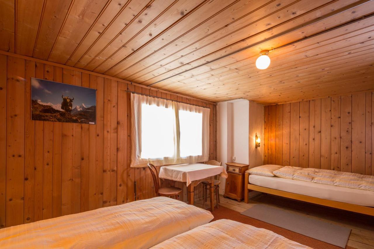 Gasthaus Alpenrose Juf Hotel ภายนอก รูปภาพ